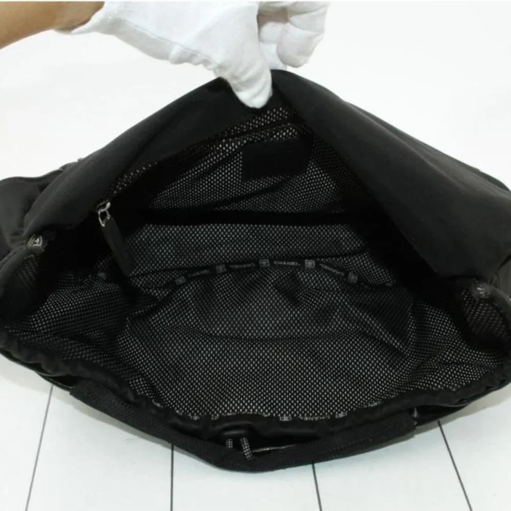 CHANEL black cc